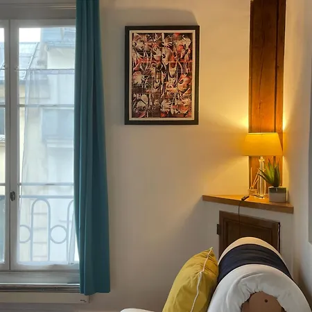 Chez Le Bossu De Notre Dame * Parijs